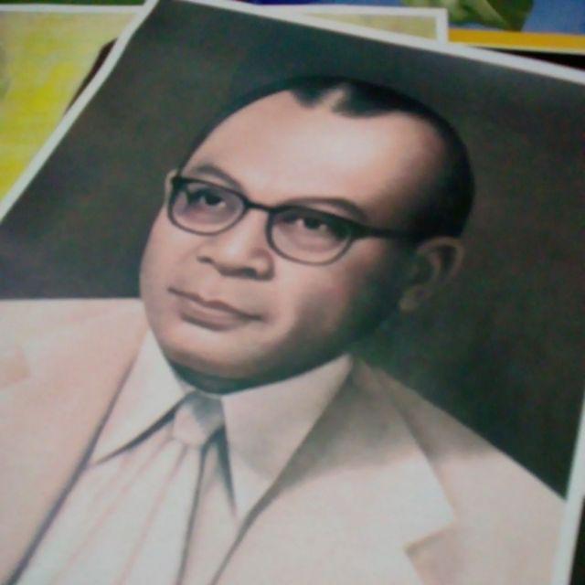 Poster Pahlawan Nasional Lambang Garuda