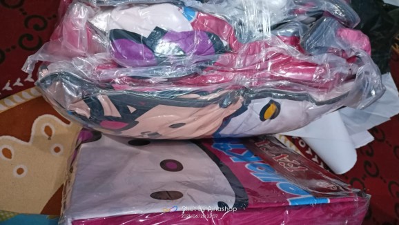 Sprei Queen Fata Hello Kitty Apel 160x200 Cm - Sprei Queen Size