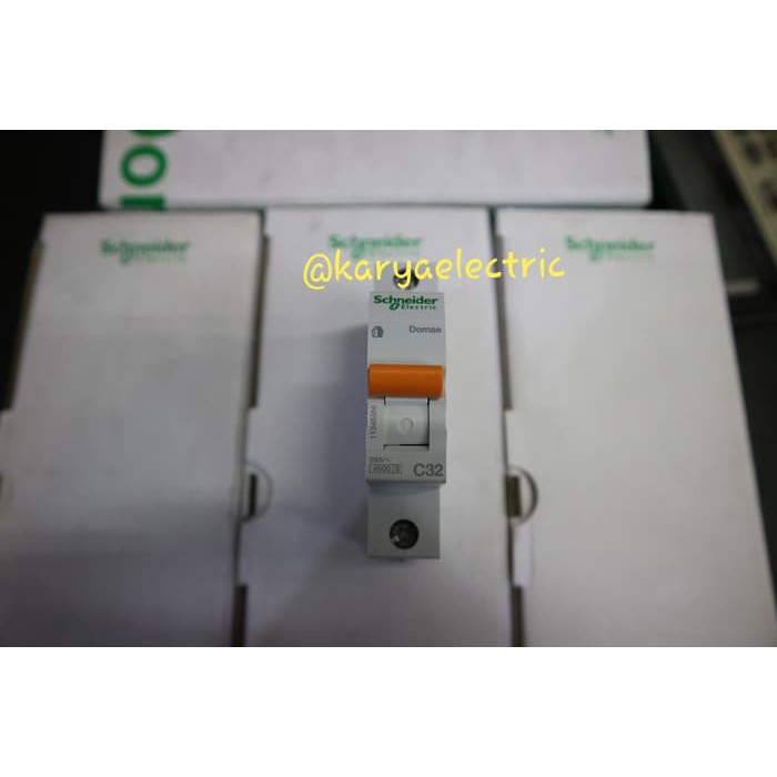 MCB SCHNEIDER DOMAE 32 AMPERE 32A 32AMPERE ORIGINAL SNI