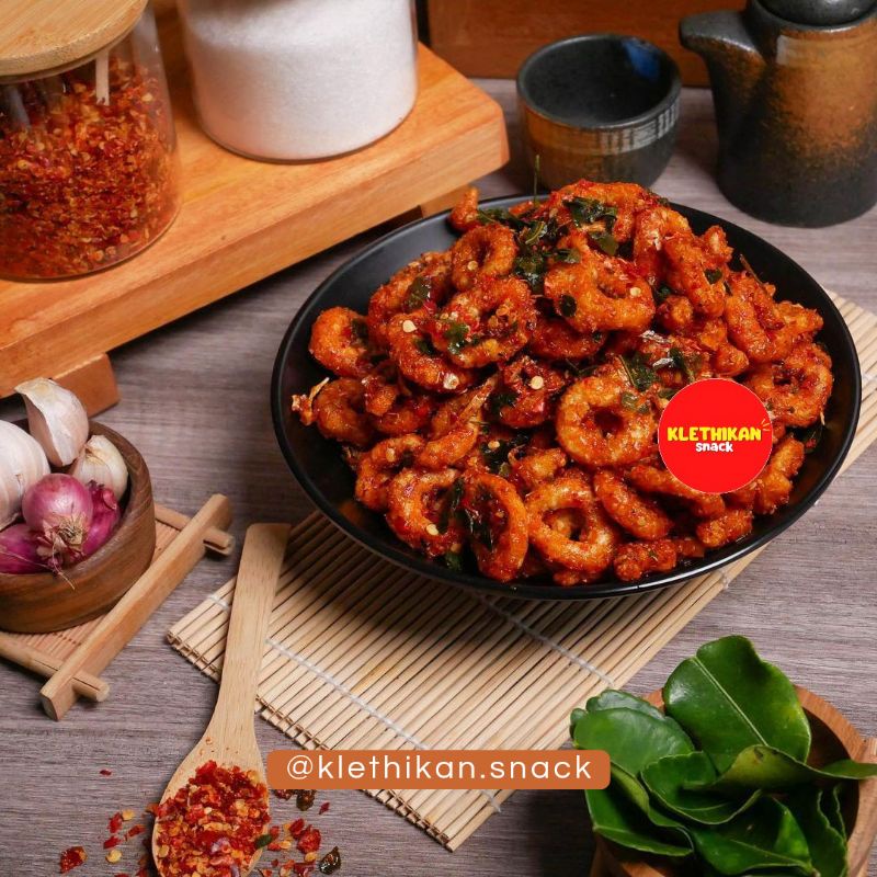 

Ngemilyukk Wonogiri Cincin Udang Pedas Daun Jeruk