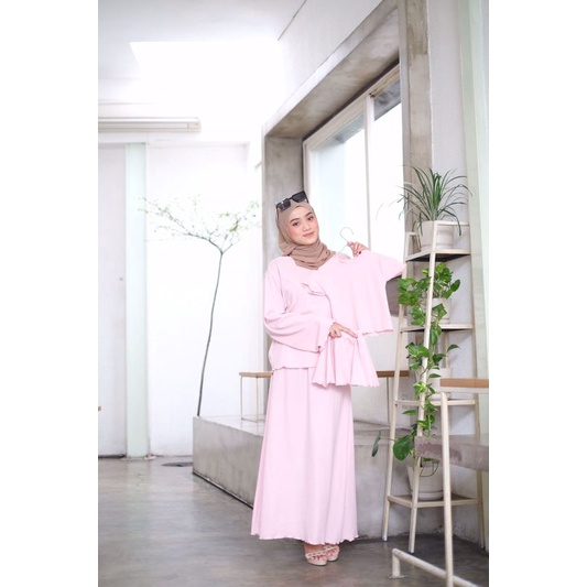 couple ibu dan anak perempuan|setelan Rok couple ibu dan anak|setelan rok dewasa|setrok anak|dress bayi murah|baju couple ibu dan anak elegan|blouse wanita|baju couple kekinian
