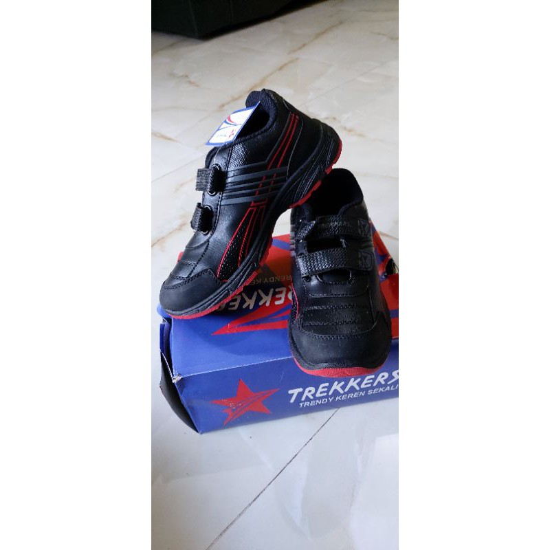 sepatu anak Trekkers