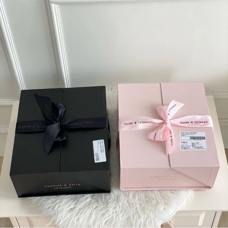 

Ck gift set box black & pink ck617