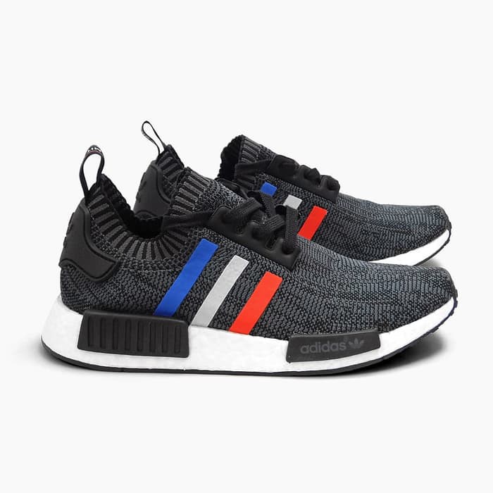 Sepatu ADIDAS NMD R1 Primeknit Tri 