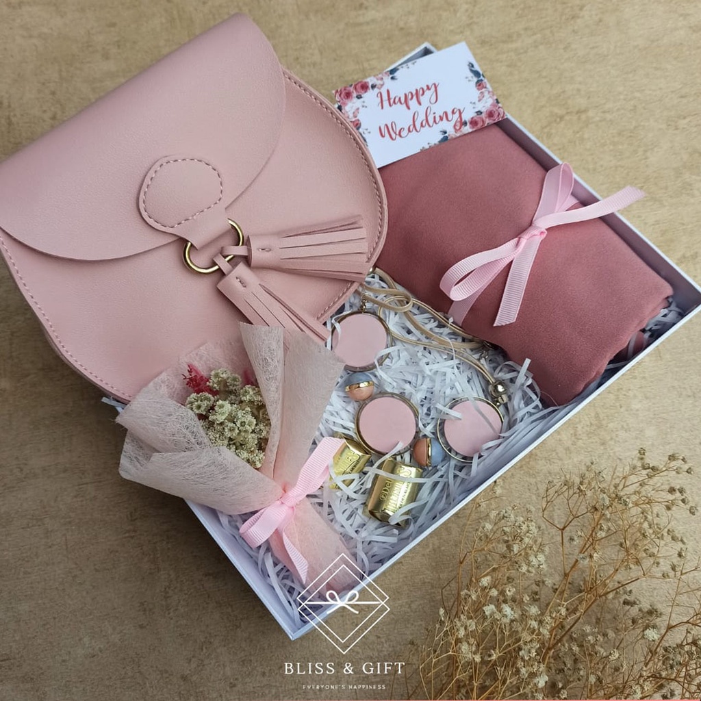 

Blissbox Dearest Pink Exclusive Gift and Hampers (Hampers/Gift Box /Kado UlTah/Kado Wisuda/Kado Anniversary/Souvenir)