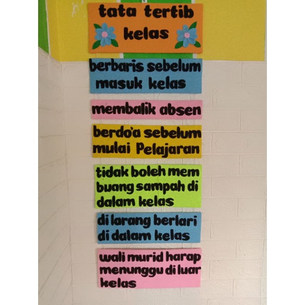hiasan dinding kelas
