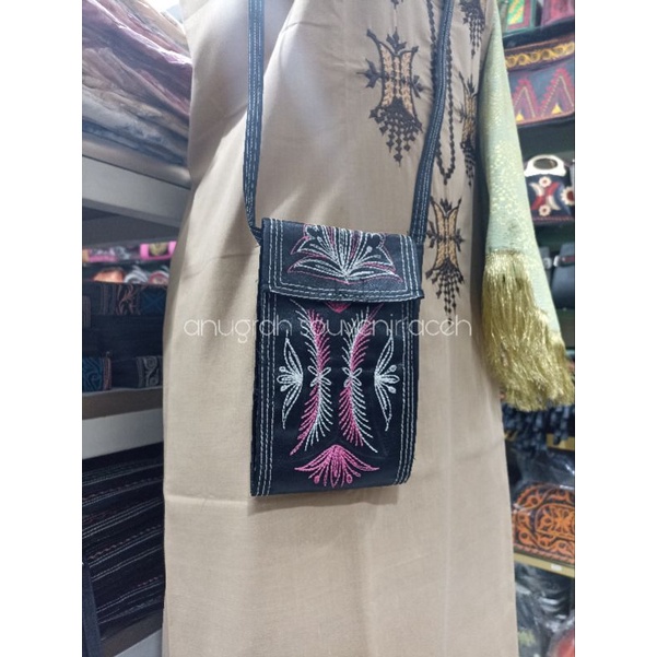 Tas selempang hp wanita bordiran motif khas Aceh