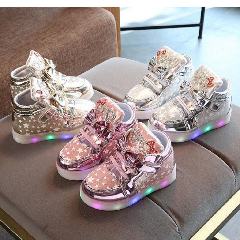 Sepatu Pesta Anak Perempuan Desain Hello Kitty dengan Lampu LED Menyala Breathable Bisa COD JNT