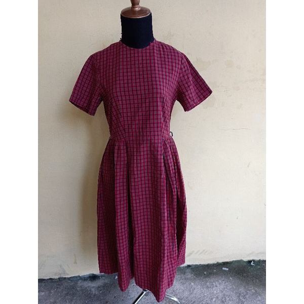 Dress merah maroon