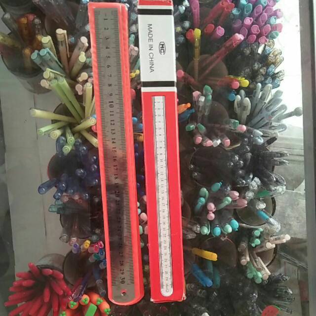 

Penggaris BESI 30CM Stainless isi 12pcs