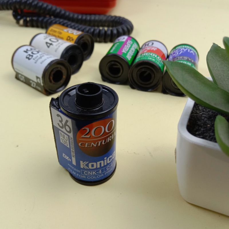 Kamera analog vintage retro jadul untuk pajangan, hiasan dinding, dan dekorasi-5