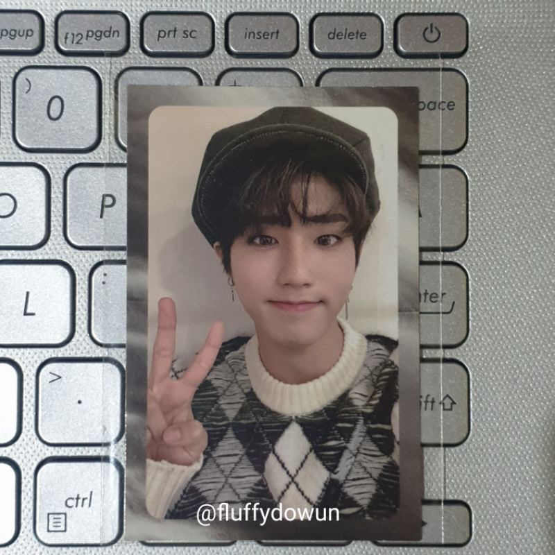 pc levanter han jisung silver border