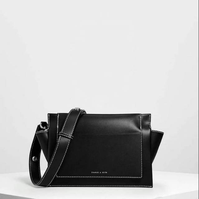 TAS WANITA CHARLES AND KEITH