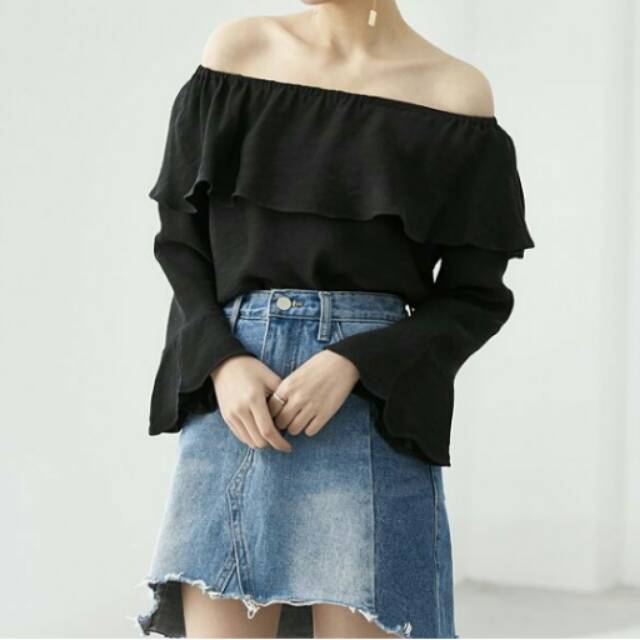 

Lotus leaf off shoulder