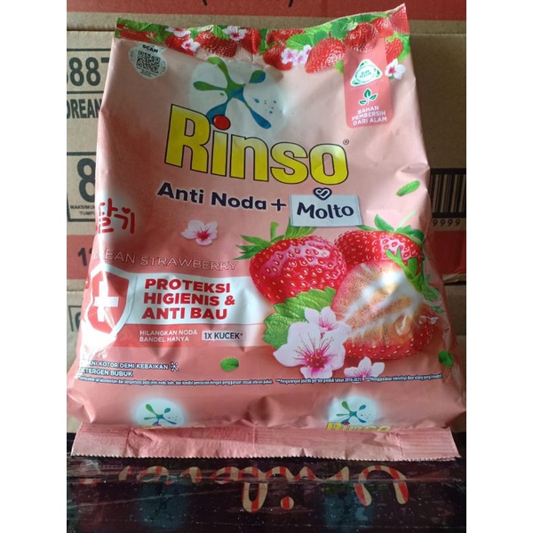 Rinso Detergen Bubuk Anti Noda + Molto Korean Strawberry 700gr