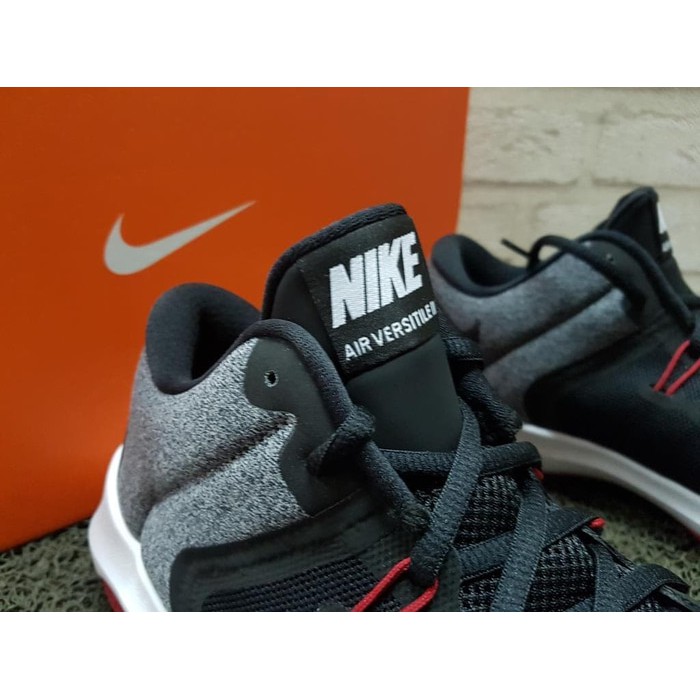 Sepatu Basket NIKE AIR VERSITILE II  Artikel  921692 002    BNIB  Murah