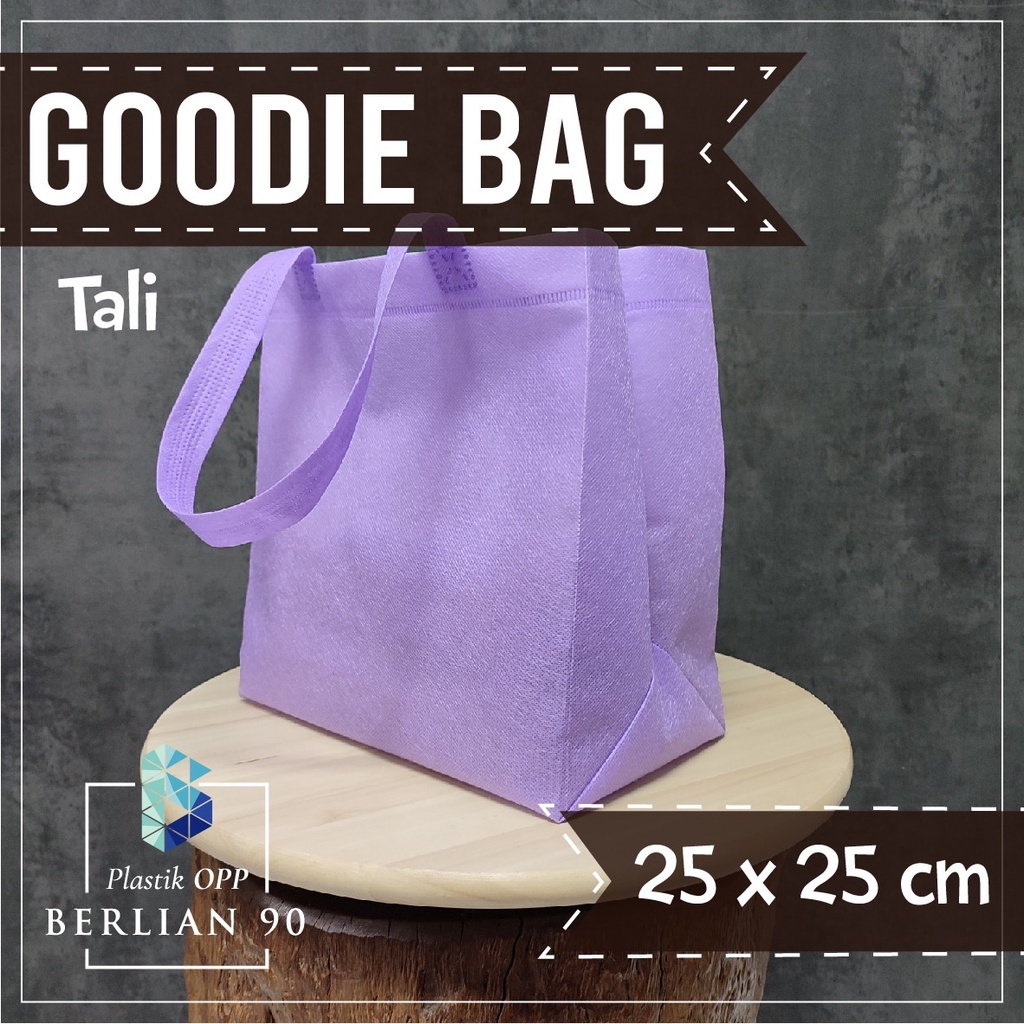 

Goodie bag Tali 25x25 cm Landscape / tas spundbond Handle Tali / tas kain ramah lingkungan Termurah