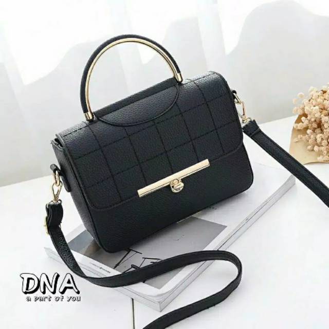 Tas Selempang Gucci Sylvie Mini Sling Bag Wanita