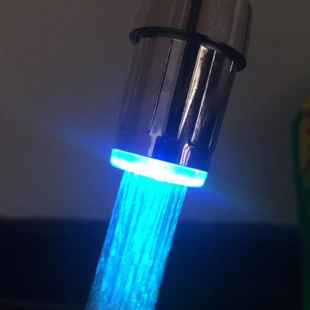 Kepala kran air led 7 warna RGB tanpa baterai nyala