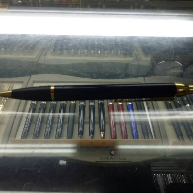 

Pen promosi, iklan dan souvenir model parker hitam emas