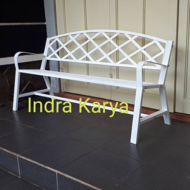 Kursi taman / kursi teras besi ( buat 3 orang ) model anyam