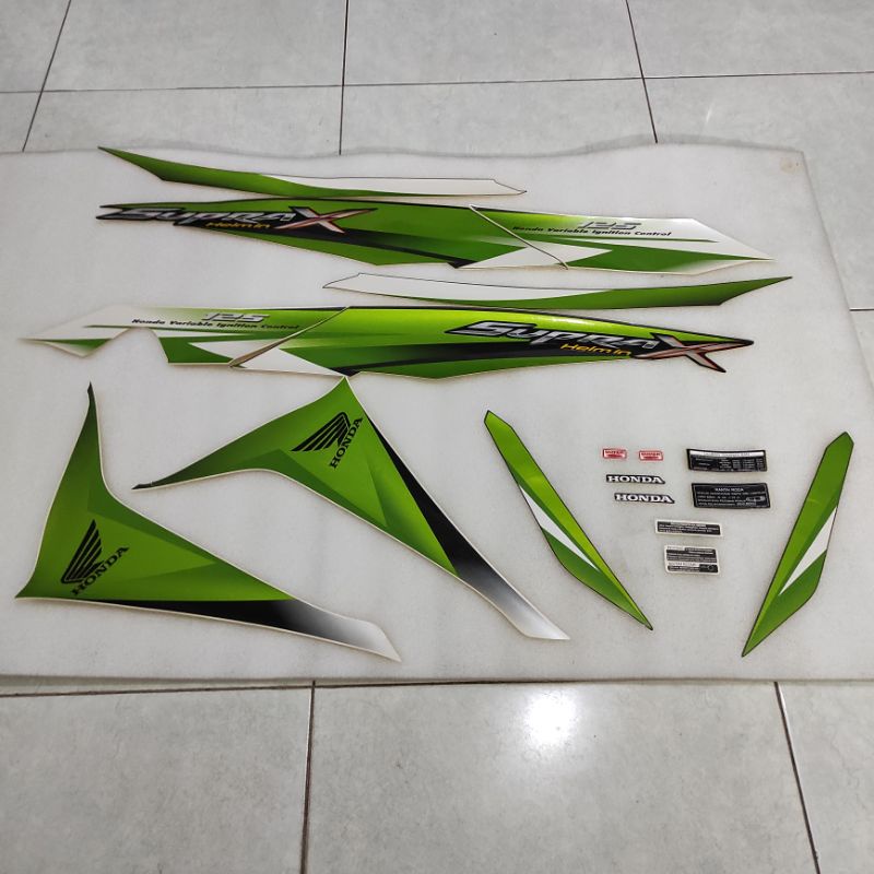 Stiker stripping striping decal graphic Honda Supra X 125 R Helm In Helm-IN karburator karbu 2011 20
