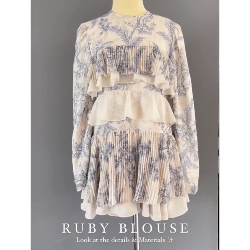 Ruby blouse WearingKlamby