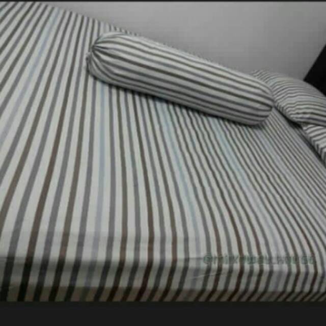 Sprei katun catra stripes grey white.