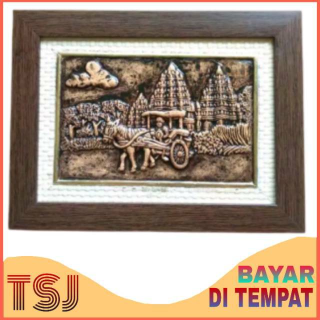 Lukisan Timbul Candi Prambanan Dengan Kereta Kuda