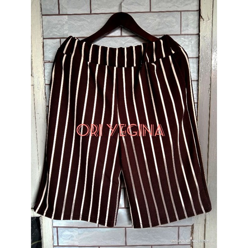 YEGINA KULOT 7/8 PENDEK SUPER JUMBO MOTIF SALUR BESAR MOSCREPE IMPOR.CELANA HARIAN JUMBO.CELANA