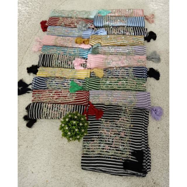 Segi empat salur by fiolla