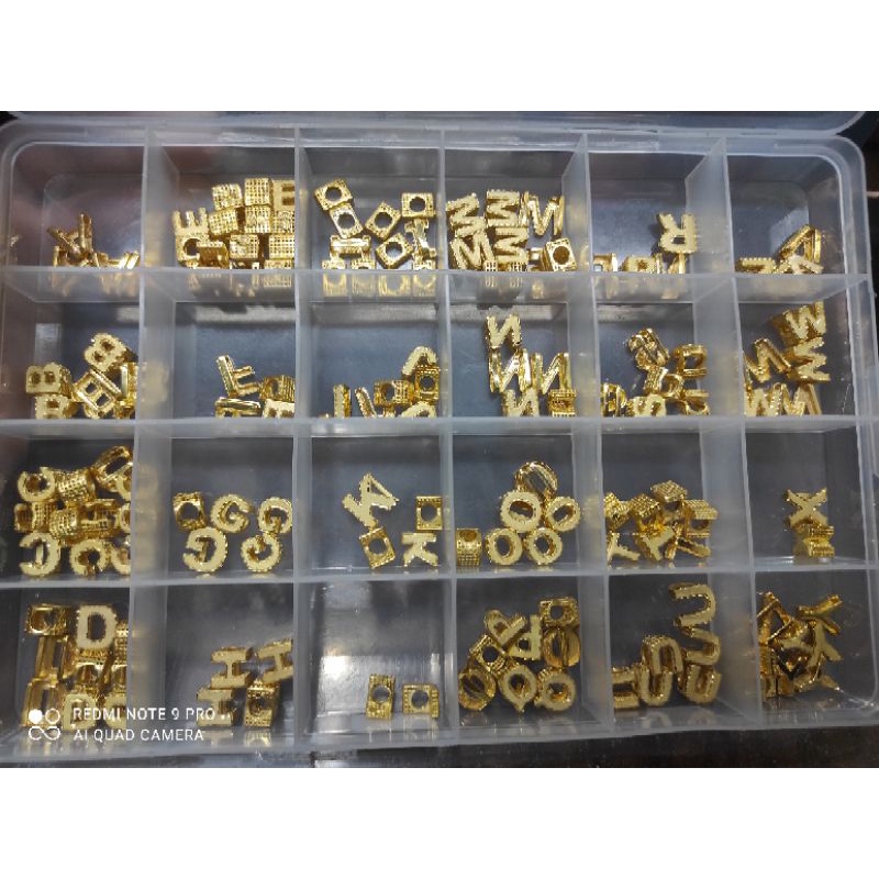 Liontin Huruf Balok untuk gelang Gesper BG 700 tinggi 1cm
