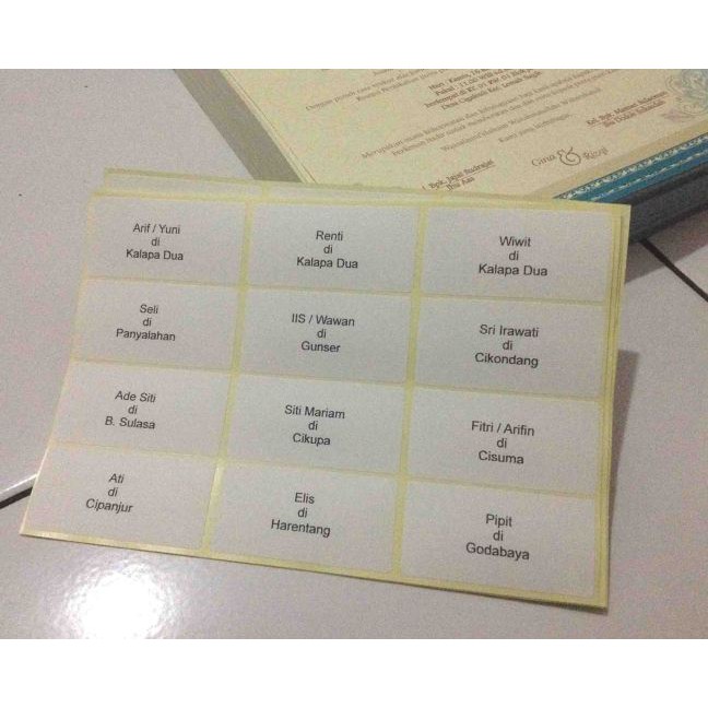 

STICKER LABEL NAMA UNTUK UNDANGAN