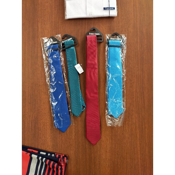 dasi brand Stanley Adam