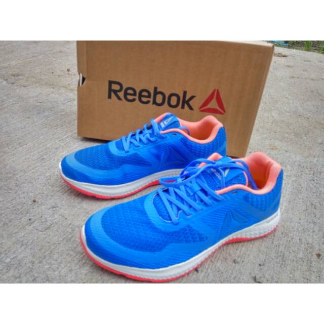 Sepatu senam cewek reebok astroride duo original brand matahari mall