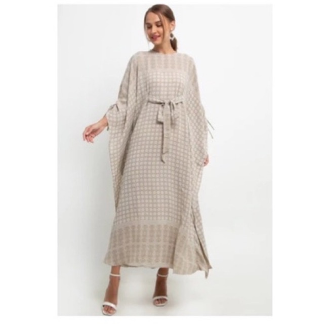 preloved kamilaa by itang yunasz kaftan NETT