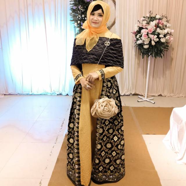 Gaun Pesta Gold Black