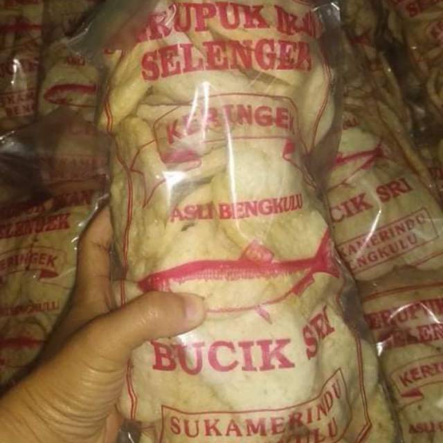 

Kerupuk ikan selengek keringek asli bengkulu