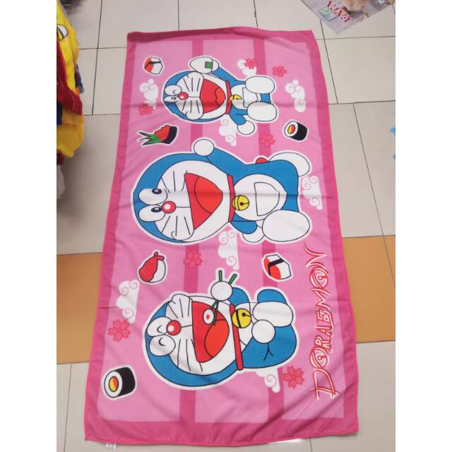 Handuk karakter Doraemon Pink sushi