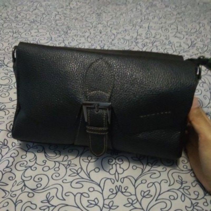 Dompet Alona Hitam