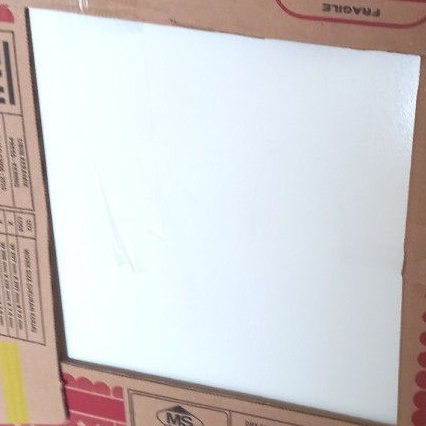 KERAMIK 30X30 LANTAI 30X30 PUTIH  GLOSSY IKAD TIPE SUPER KILAP BUKAN SEMI KILAP (mul)