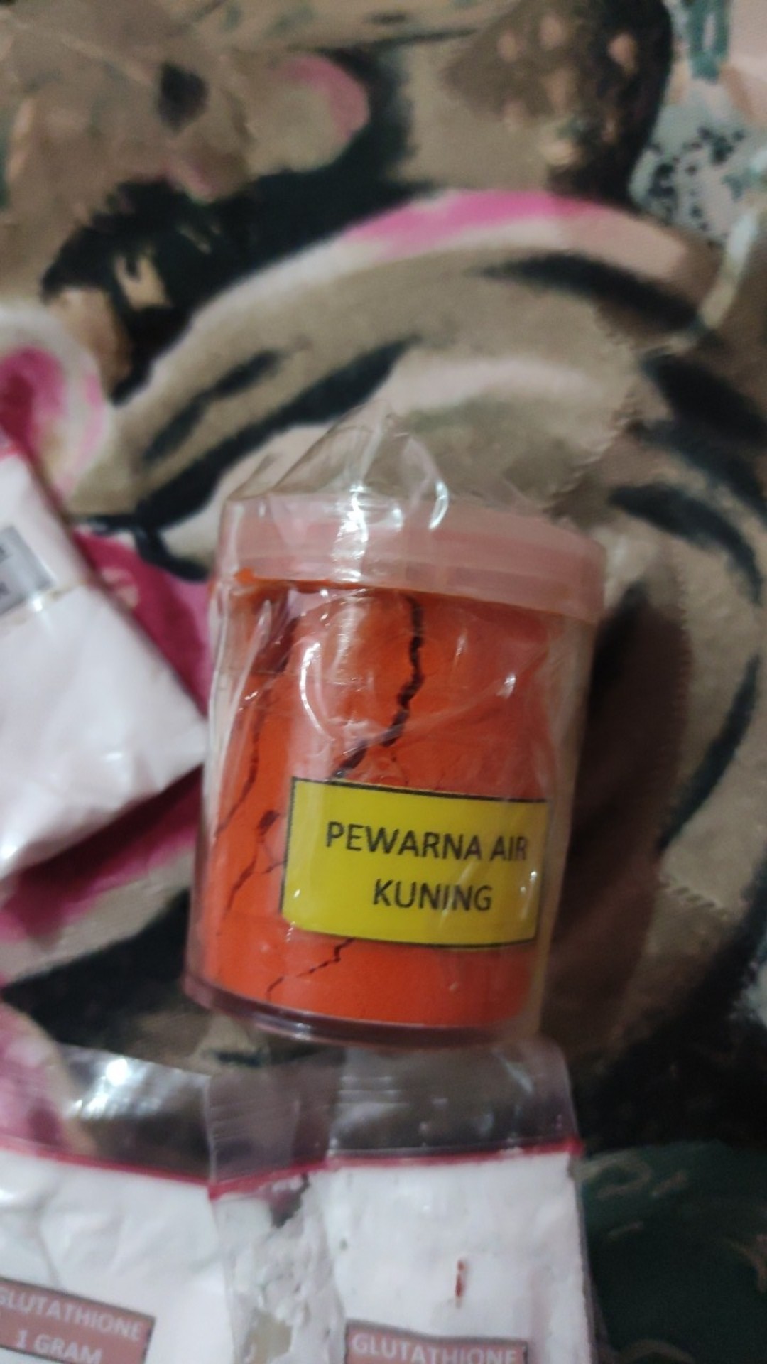 Pewarna Kosmetik Dan Softener Non Food Larut Dalam Air