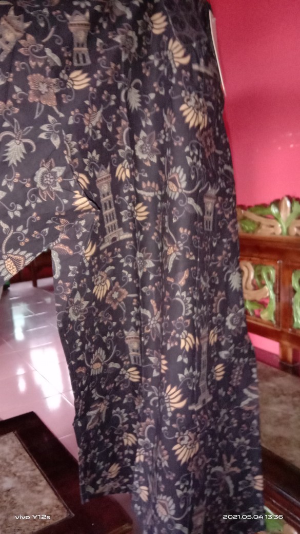 Kemeja Batik Slimfit Pria Lengan Panjang Premium Motif Jam Gadang Warna Hitam 721292 Cap 72