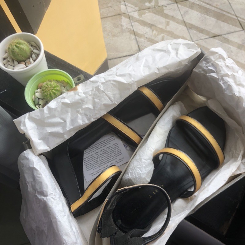 Charles &keith sandals ck sandal sepatu sandal cnk