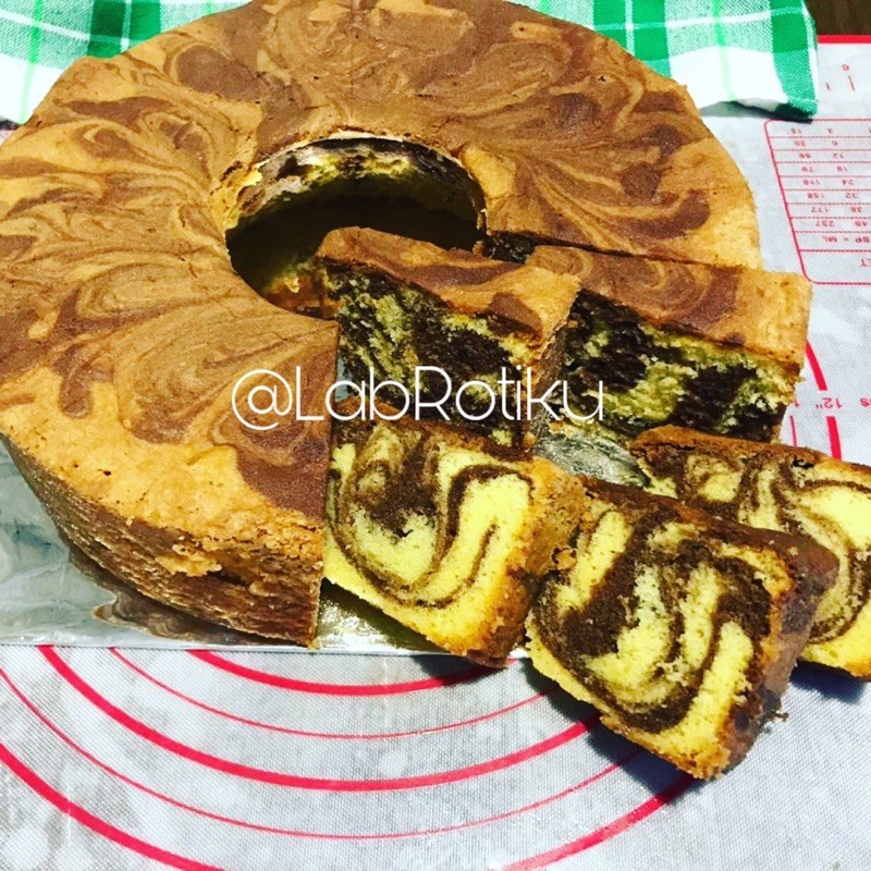

Classic Marmer Cake