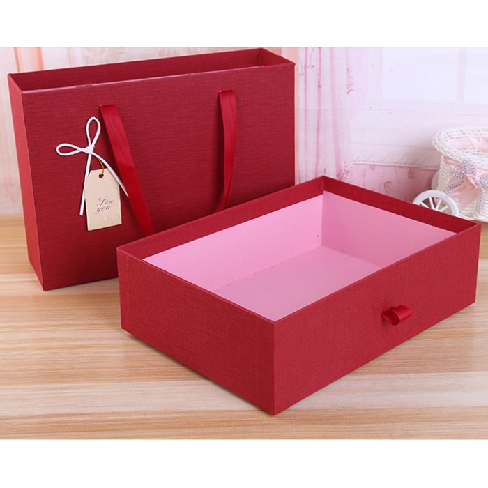 

JGO box hampers merah / kotak kado elegan / hard box souvenir sovenir sale