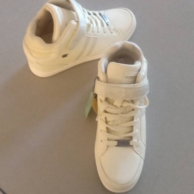 Sepatu kasual wanita nort star  bata pakai tali