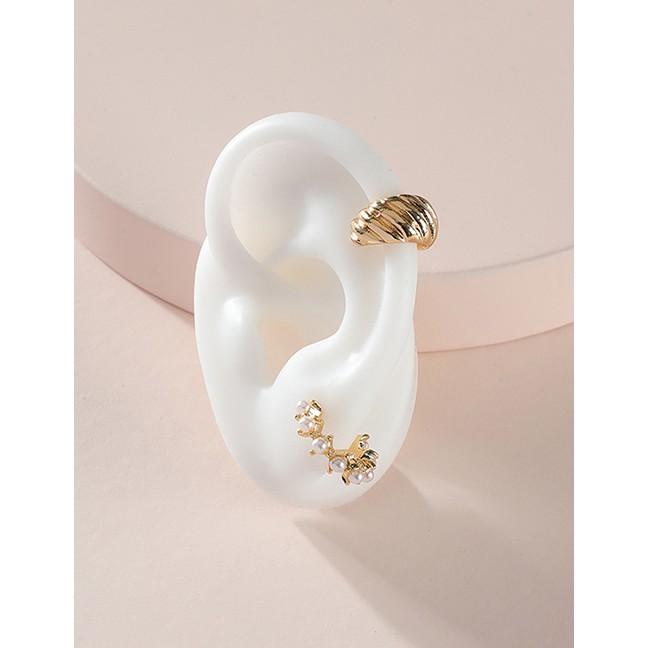 LRC Anting Set Fashion Gold Color Alloy Pearl Twill Ear P82151