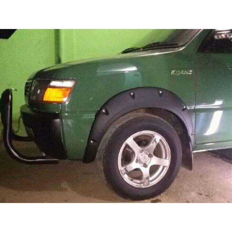 over fender kijang kapsul minibus.