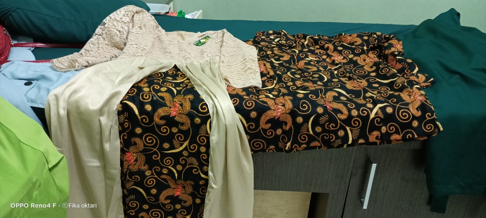 Maura Couple - Sania Ruffle Batik Couple Ori Ndoro Jowi Dnt Garansi Termurah Shopee - Sarwendah